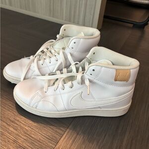 Nike White and Cream Athletic Shoes